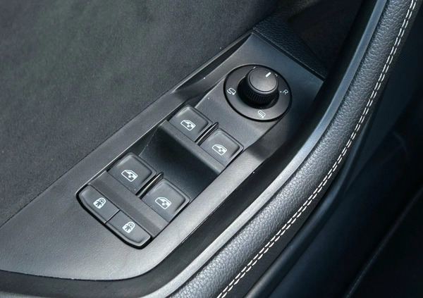Skoda Superb cena 182850 przebieg: 13589, rok produkcji 2023 z Wolbórz małe 704